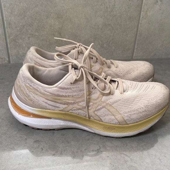 ASICS Women\'s Gel Kayano 29 size 10